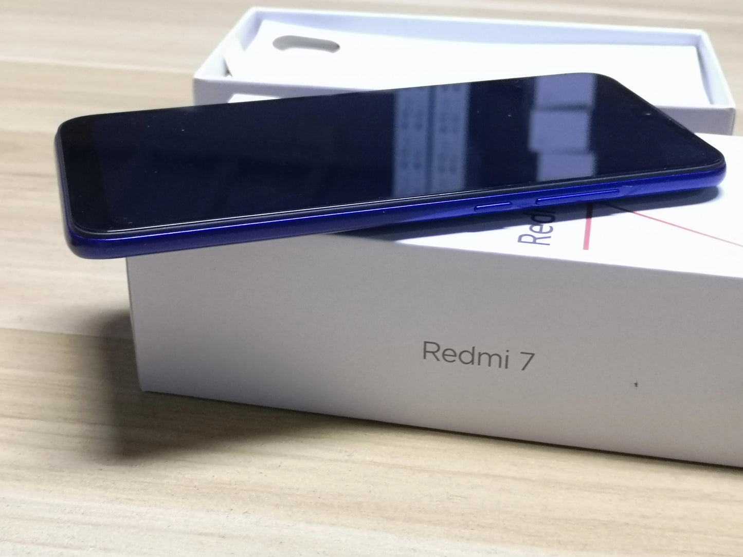 Xiaomi Redmi 7 Android Cell Phone